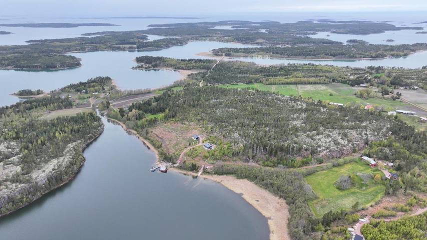 Villa för 10 Personer, med Terass samt Trädgård och Bastu och Utsikt på Åland