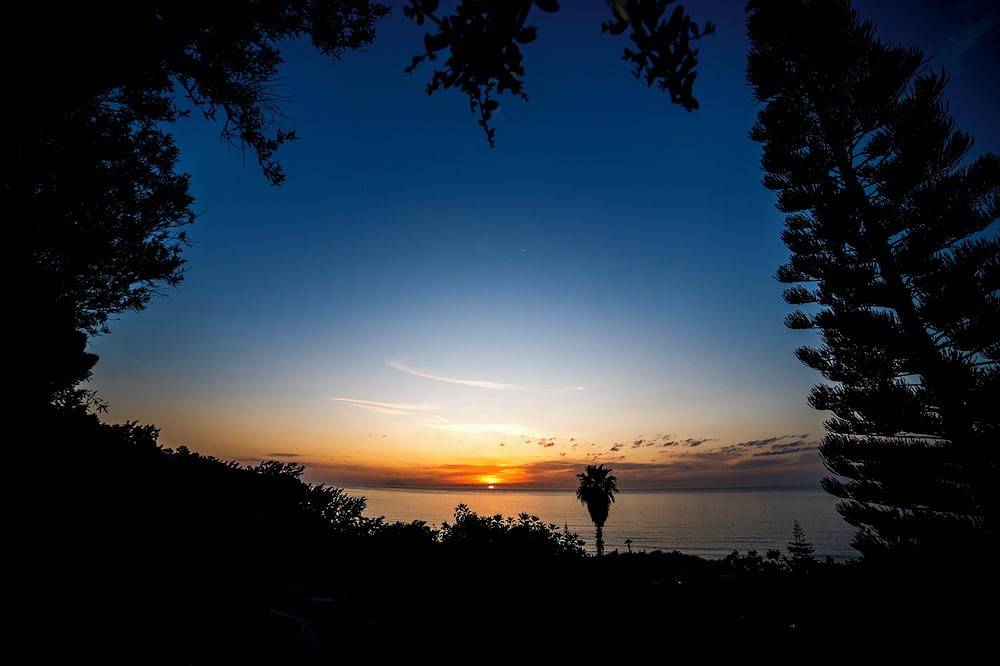 Dream Vacation in Calabria: Villa with Patio 200 Meters from the Sea Free Parking in Parghelia, Vibo Valentia Provinz