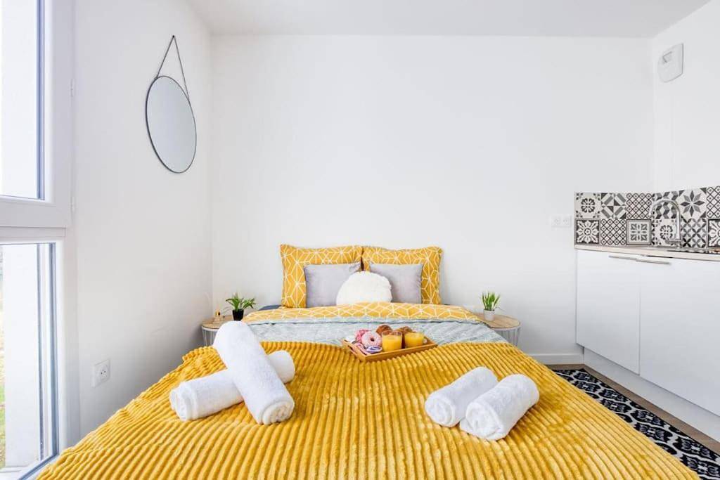 Appartement entier, One-Bedroom Apartment in Villeneuve-la-Garenne, Hauts-de-Seine