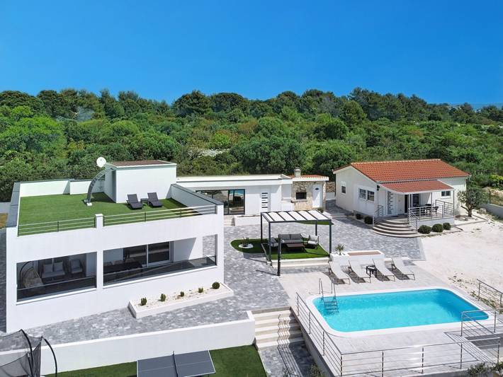 Ria with heated pool in Okrug Gornji, Ciovo