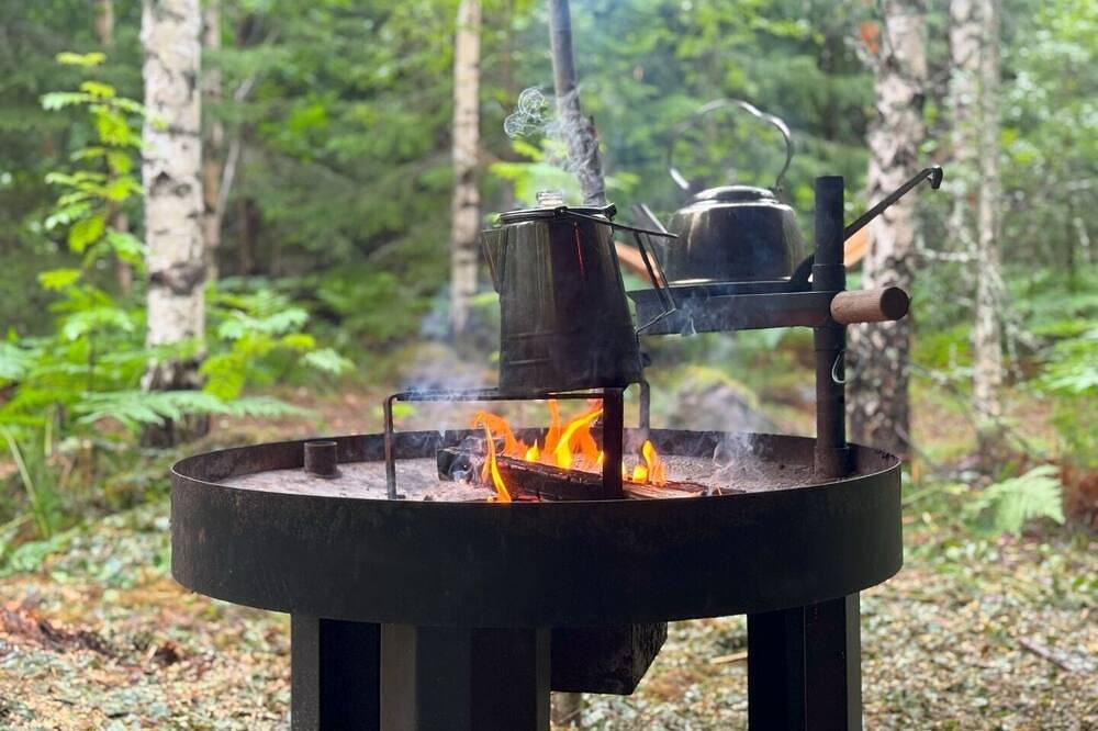 Natur pur im Tipi “Skogsanda”– Dein Rückzugsort in Schwedens Wildnis in Värmland