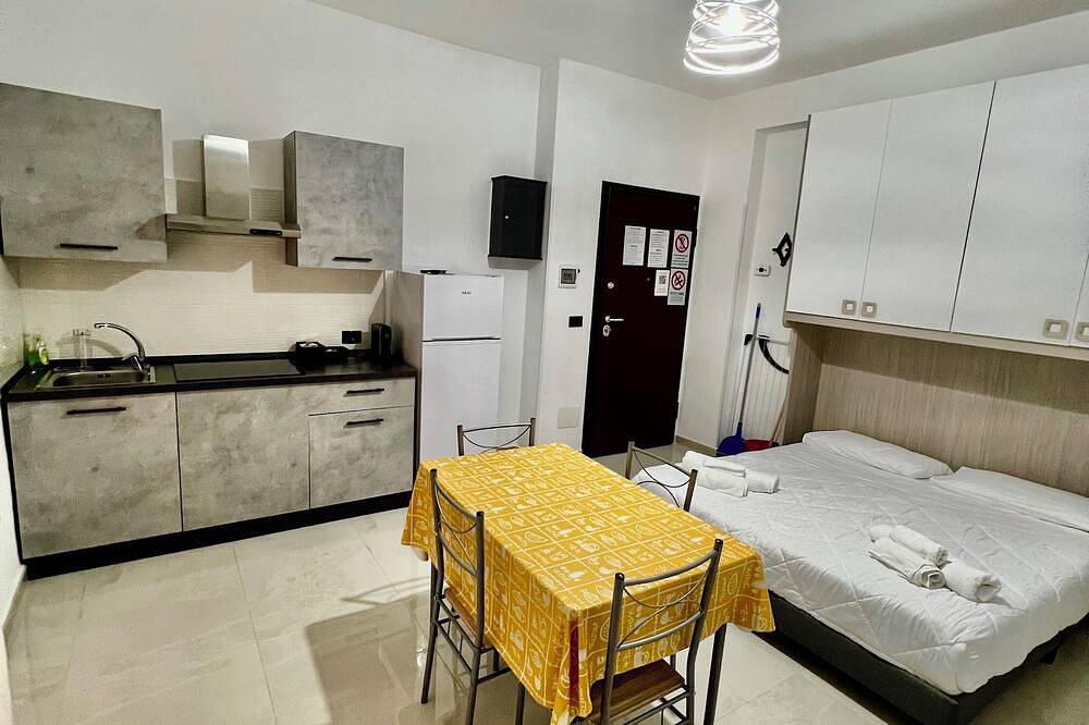 Guesthouse the barber's store in Scalea, Costa Tirrénica Calabria