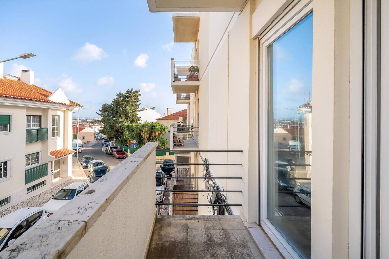 Ganze Wohnung, Ferienwohnung für 4 Personen mit Balkon in Parede, Carcavelos e Parede