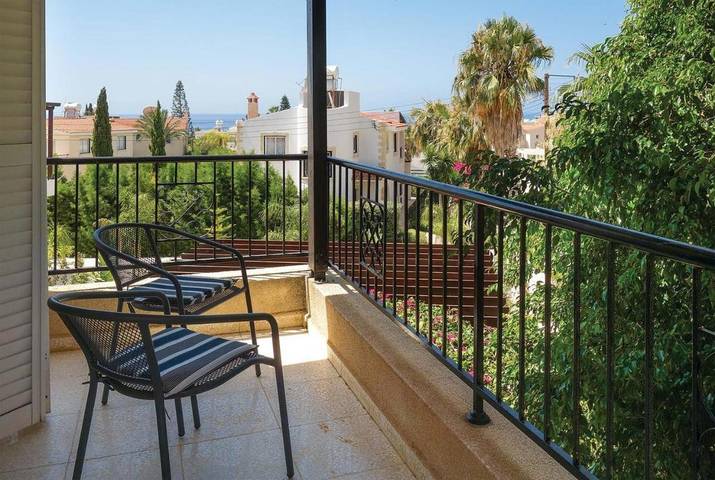 Gîte pour 4 personnes, avec piscine ainsi que terrasse et jardin à Coral Bay - 3