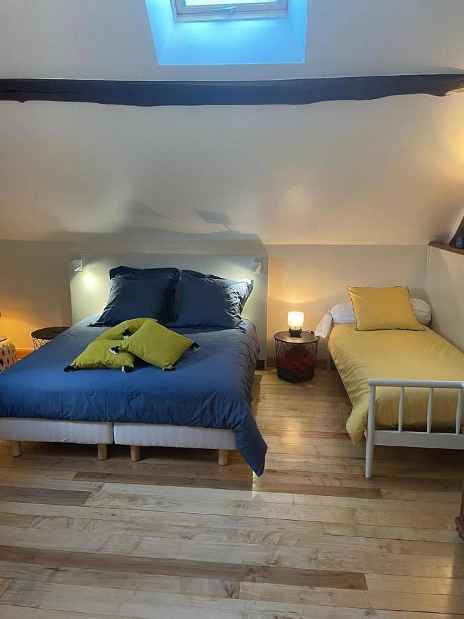 Location de vacances pour 4 personnes, avec piscine et jardin dans Charny-Orée-de-Puisaye - 3