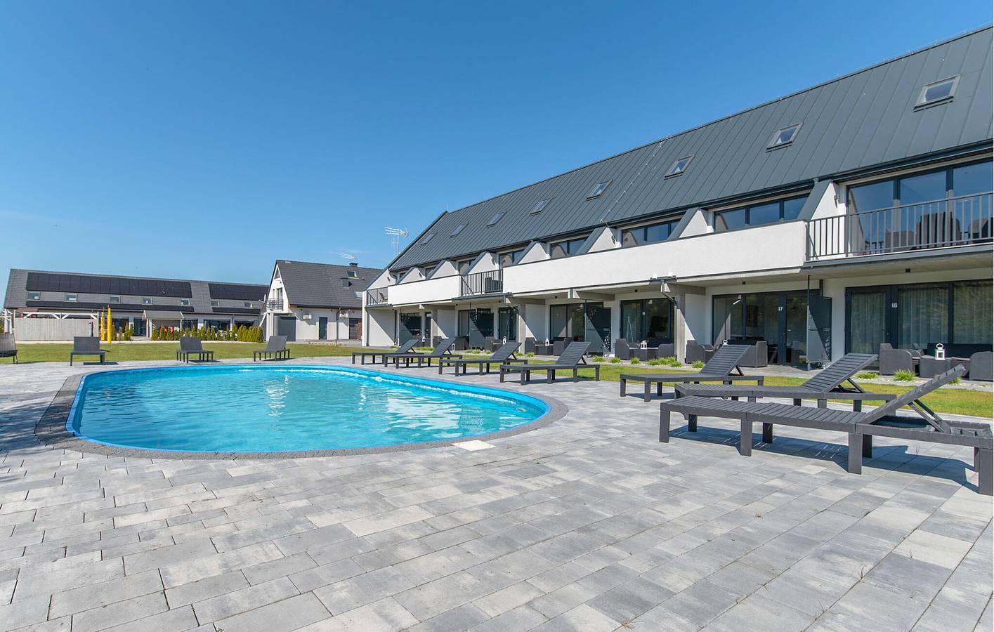 Ganze Ferienwohnung, Ferienwohnung für 5 Personen mit Pool in Nowęcin, Slowinzischer Nationalpark