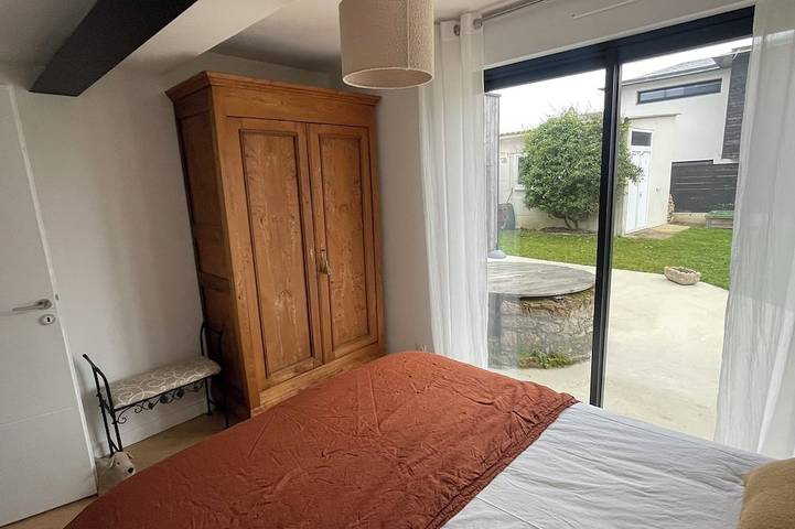 Ganze Wohnung, Neue 80 m² Wohnung mit Garten, ruhig, fußläufig zum Hafen, Stadien und Geschäften in Vannes, Côte des Mégalithes