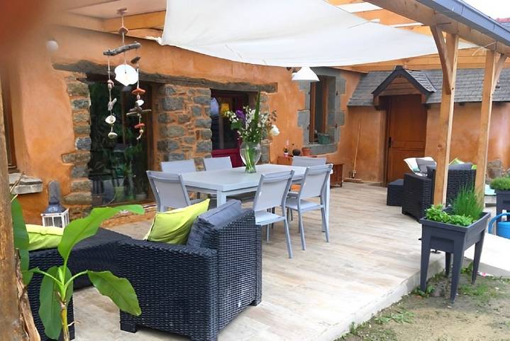Gîte pour 15 personnes, avec jacuzzi et terrasse ainsi que piscine et jardin, animaux acceptés - 1