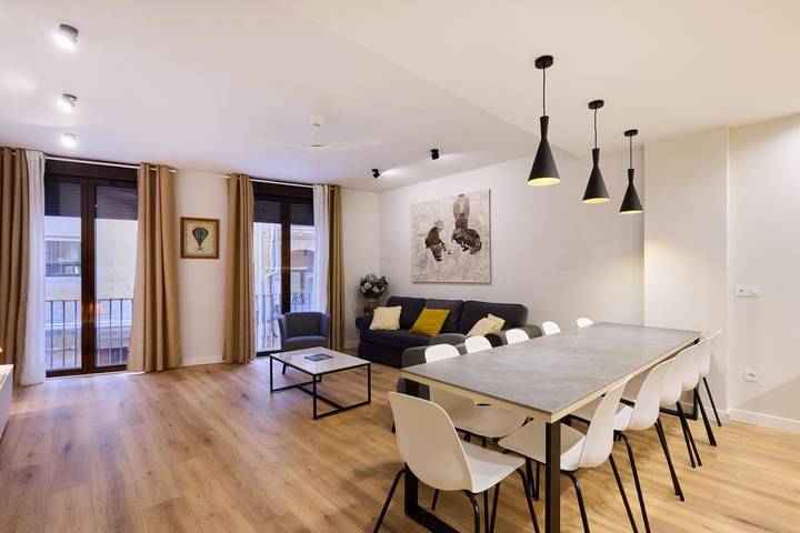 Gîte pour 12 personnes, avec balcon à Pampelune - 2