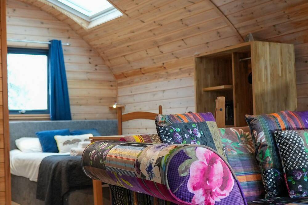 Luxury Glamping Pod over Fishing Lake in Boston (Lincolnshire), Lincolnshire