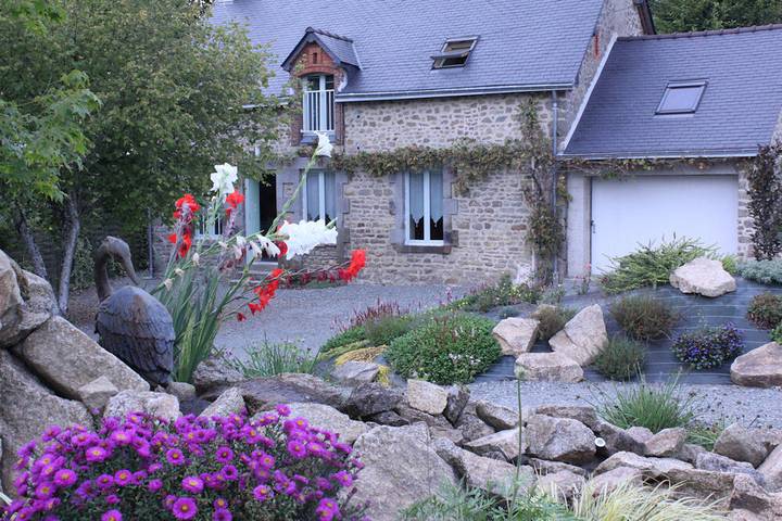 Gîte pour 8 personnes, avec terrasse et jardin à Hambers