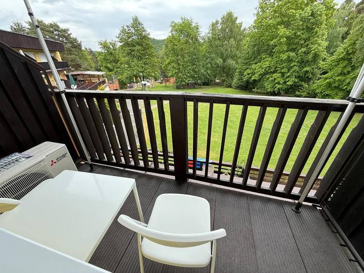 Appartement de vacances pour 2 personnes, avec Balcon et Terrasse ainsi que Jardin et Sauna à Slapy