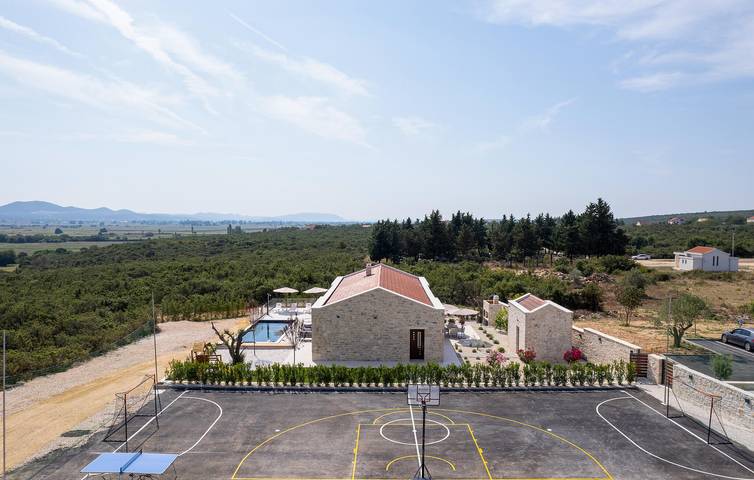 Feriehus for 8 personer med sauna in Općina Sveti Filip i Jakov, Zadar