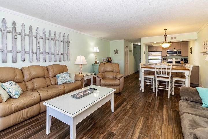 Vacation rental for 6 people, with balcony and pool in St. Augustine Beach