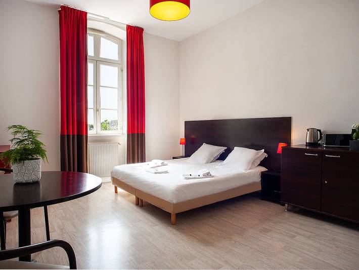 Location de vacances pour 2 personnes, avec Piscine à Dinan