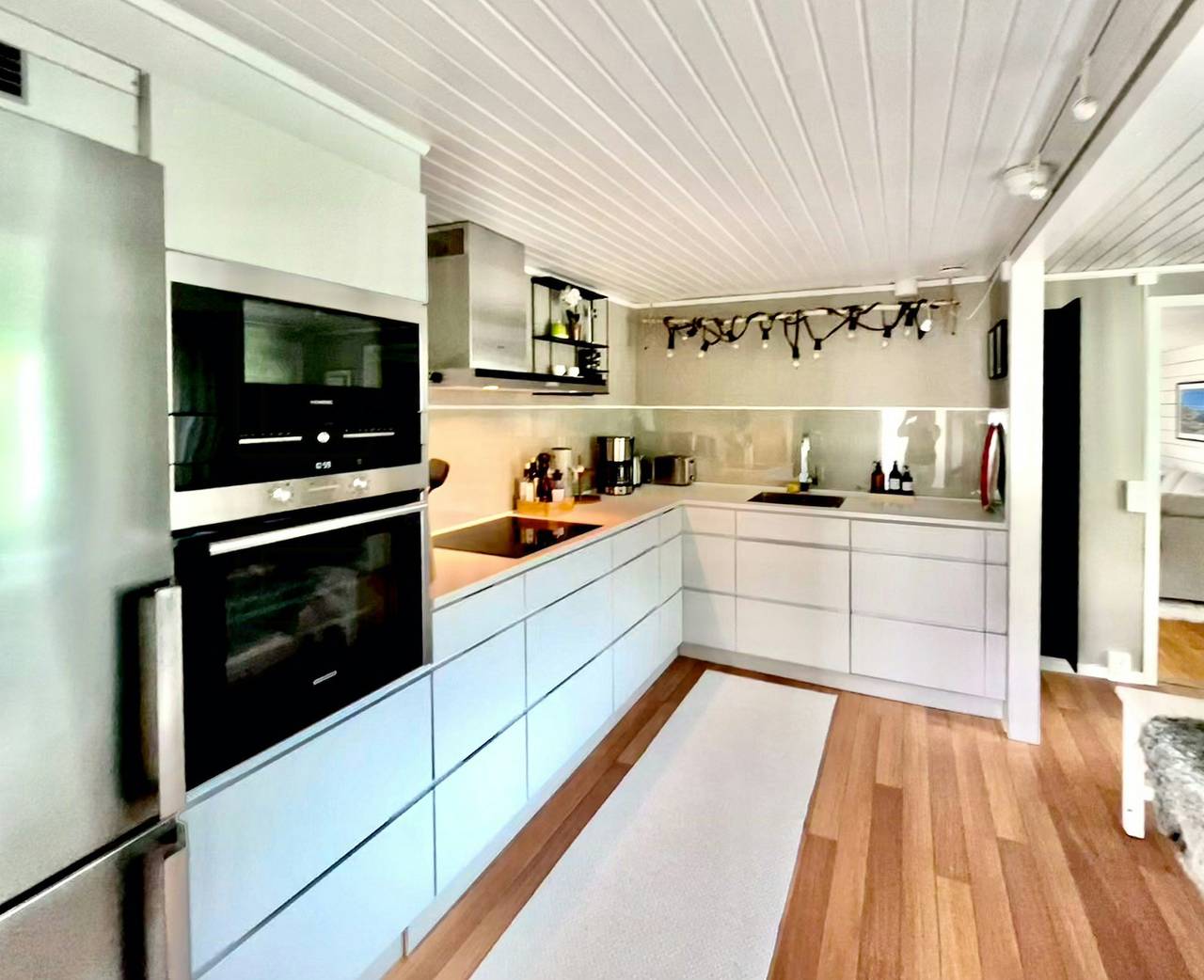 Jahrhundertealtes Haus am Ellösfjord mit Badewanne in Ellös, Orust