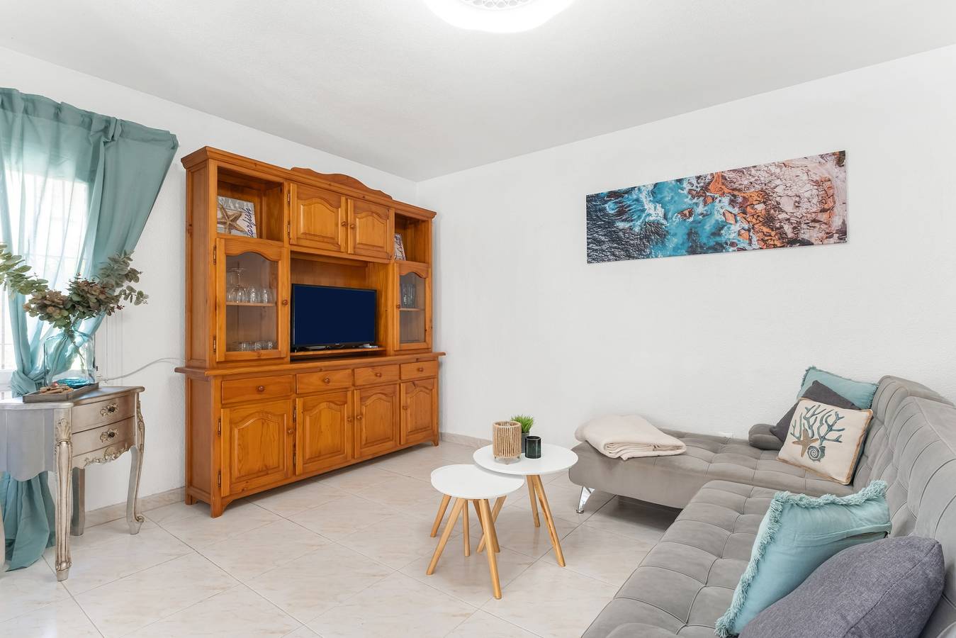 Entire apartment, Apartment 'Casa Reina Abajo' with Shared Pool, Wi-Fi and Air Conditioning in La Zenia, Orihuela