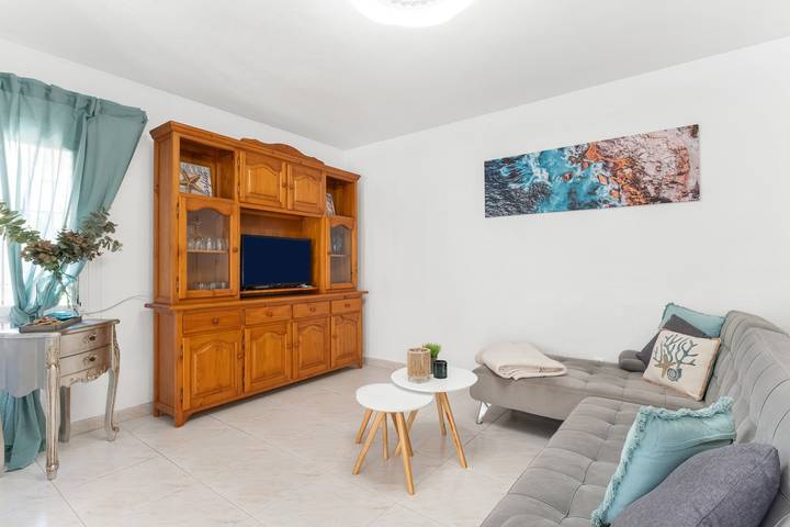 Entire apartment, Apartment 'Casa Reina Abajo' with Shared Pool, Wi-Fi and Air Conditioning in La Zenia, Orihuela