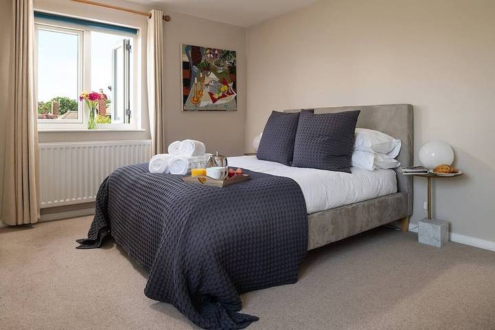 Luxury Lewes house with *stunning views* and private south facing garden in Lewes (UK), Sussex Est