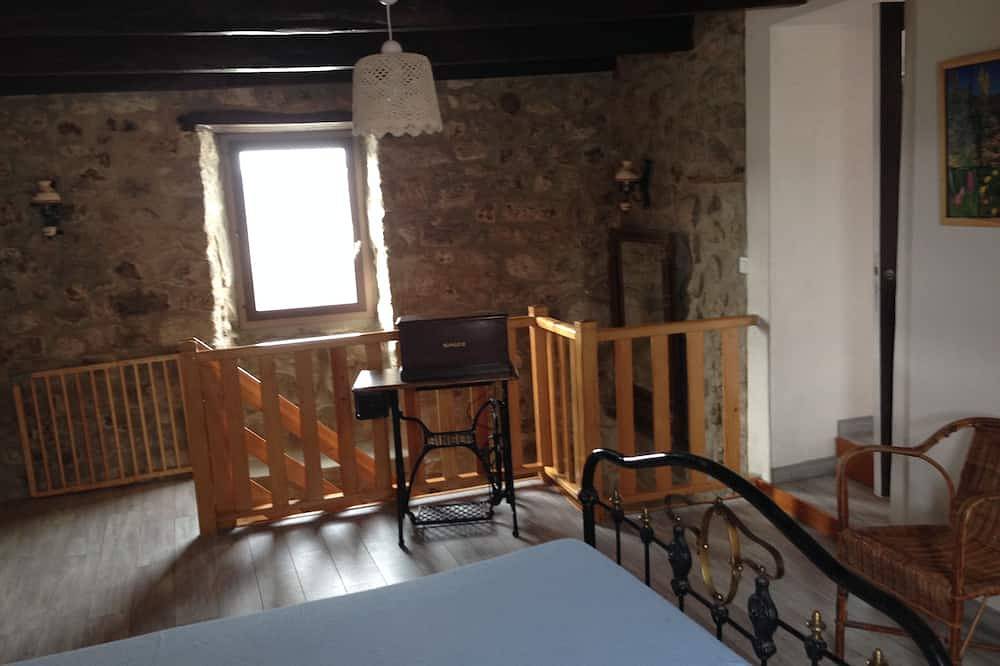 Grande Maison en Pierre 13 Couchages en Ardèche Entre Lamastre et Le Cheylard in Belsentes, Parc naturel régional des Monts d'Ardèche