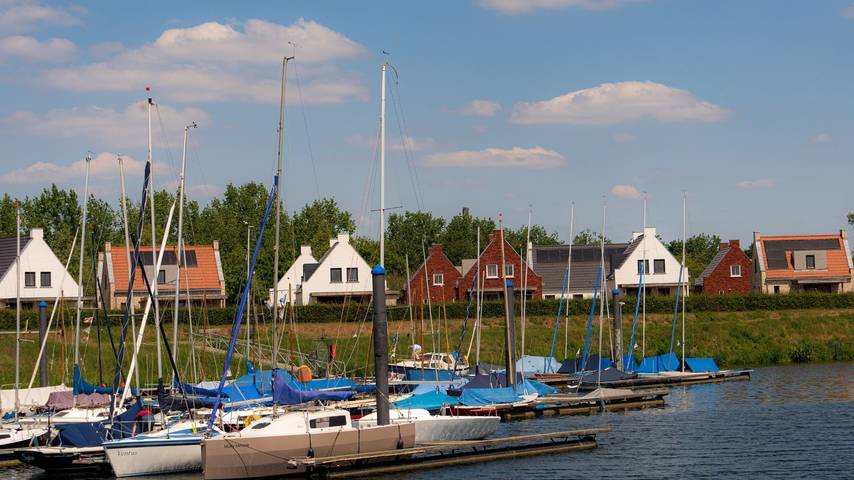 Vakantiehuis voor 12 personen, with Terras and Tuin as well as Kinderzwembad and Zwembad in Thorn