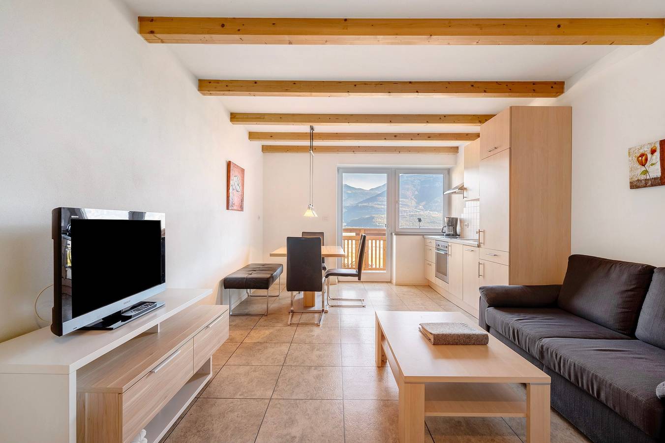Entire apartment, Apartment 'Kastelaz' with Mountain View, Shared Garden and Wi-Fi in Tramin an der Weinstraße, Nonsberg Group