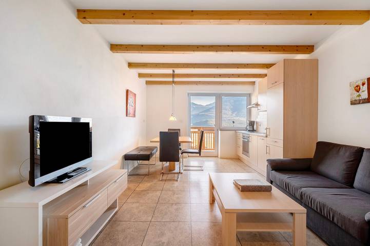 Apartamento inteiro, Apartamento 'Kastelaz' com vista para a montanha, jardim partilhado e acesso Wi-Fi in Termeno sulla Strada del Vino, Alpes do Vale de Non