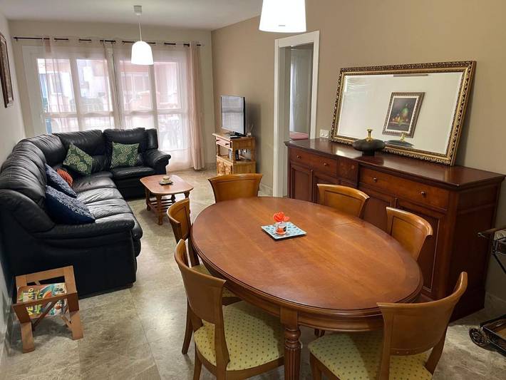 Apartamento de vacaciones para 5 personas, con vistas y piscina además de jardín y balcón - 1