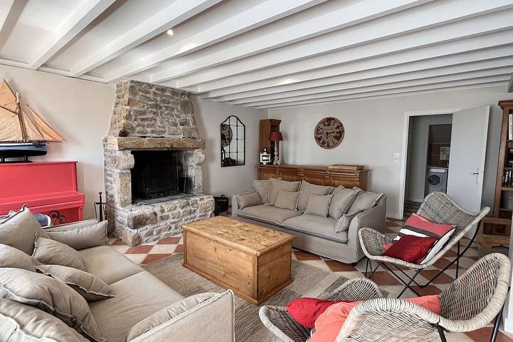 Gîte pour 11 personnes, avec terrasse et jardin à Hœdic