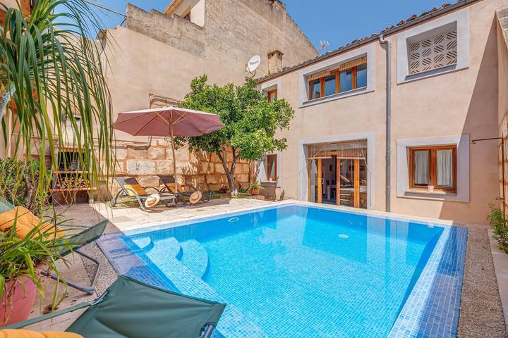 Finca für 9 Personen, mit Balkon und Garten in Petra (Mallorca)