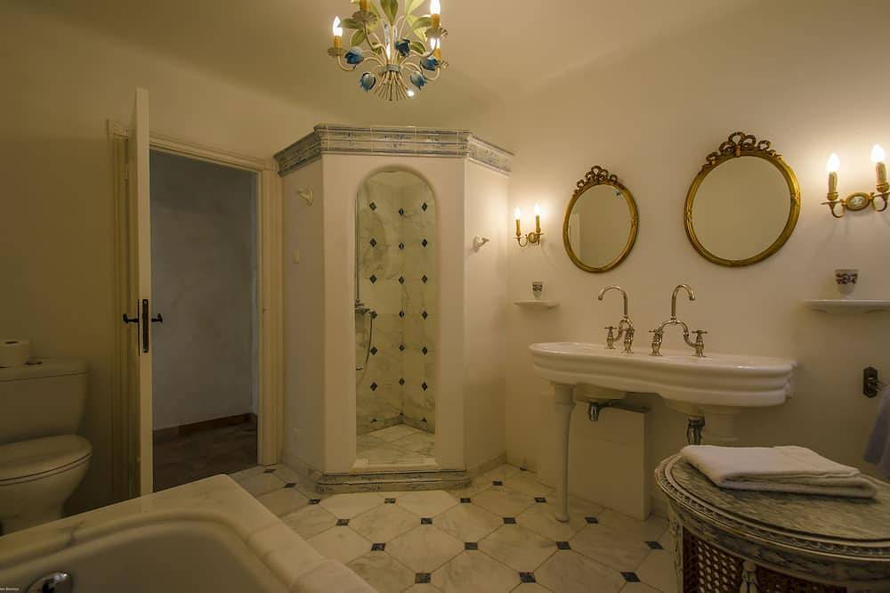 Luxusvilla mit Pool, Whirlpool und herrlicher Aussicht in der Nähe von Nizza, Cannes und Monaco in Tourrettes-sur-Loup, Mittelmeerküste (Frankreich)