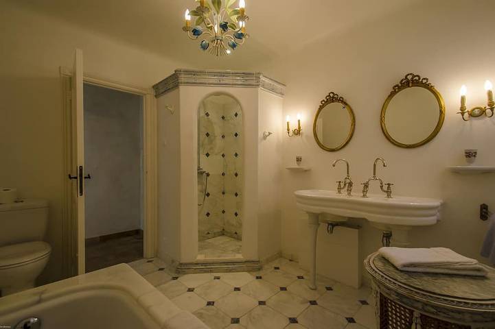 Alquiler de villa de lujo con piscina, jacuzzi, excelente vista cerca de Niza, Cannes y Mónaco in Tourrettes-sur-Loup, Costa mediterránea (Francia)