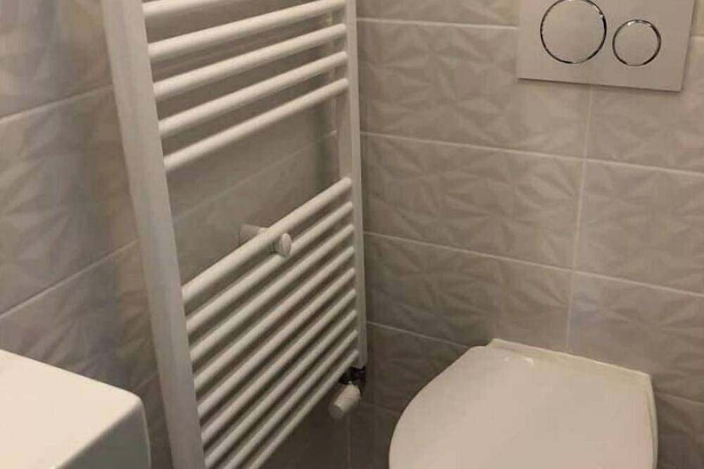 Ganze Wohnung, App*** 2/3 pers \"Nuage\" ☁️ Air-conditioned with garden in Lons-le-Saunier, Jura