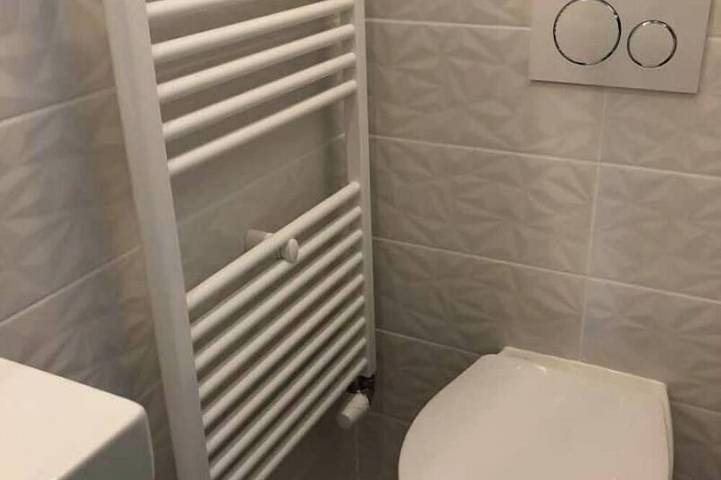 Appartement entier, App*** 2/3 pers \"Nuage\" ☁️ Climatisé avec jardin in Lons-le-Saunier, Jura
