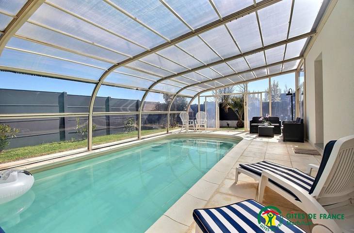 Maison de vacances pour 10 personnes, avec terrasse ainsi que piscine et jardin à Plouhinec (Morbihan)