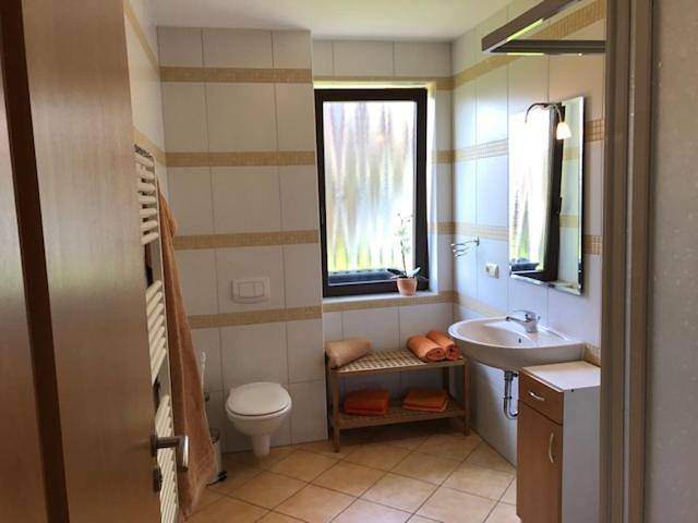 Ferienwohnung für 4 Personen, mit Terrasse und Garten sowie Seeblick und Ausblick in Börgerende-Rethwisch - 3