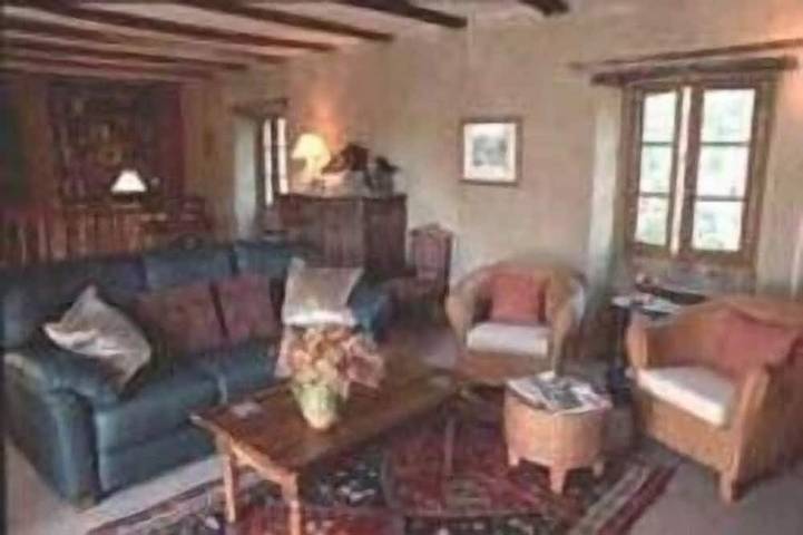 Gîte pour 9 personnes, avec terrasse et jardin, animaux acceptés à Queyssac-les-Vignes - 3