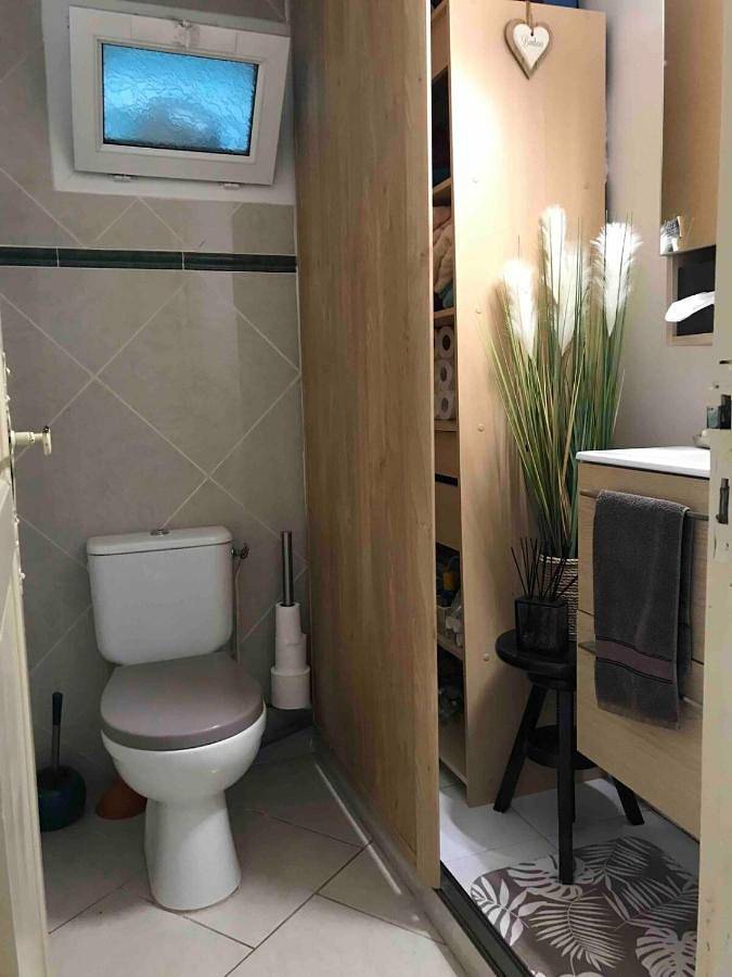 Location de vacances pour 6 personnes, avec jardin ainsi que vue et piscine, animaux acceptés à Teyran - 3