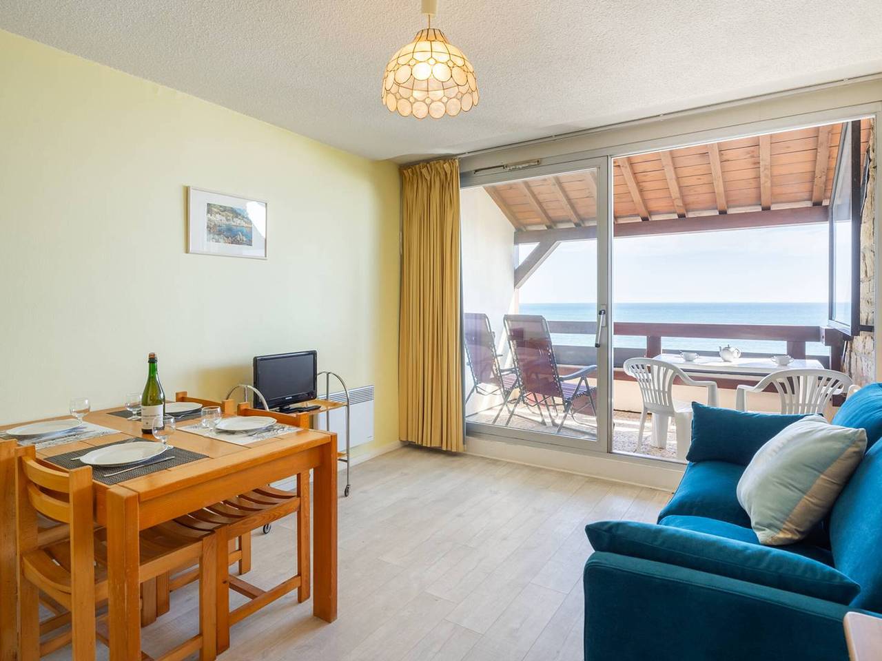 Studio entier, Carnac: Studio cosy 23m² près plage, parking, animal admis in Carnac Plage, Carnac