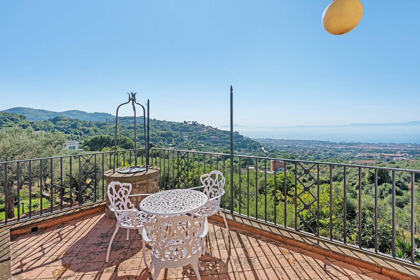 Villa Rosaldo : vue mer, terrasse panoramique, jardin, parking, climatisation in Piano di Sorrento, Sorrento Coast
