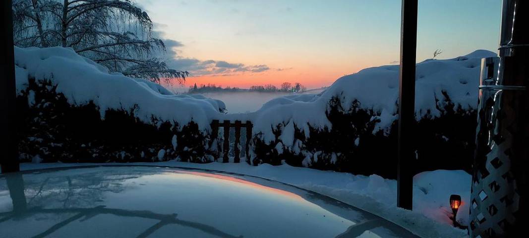 Gîte pour 5 personnes, avec Balcon et Jacuzzi ainsi que Terrasse et Jardin à Haselbourg