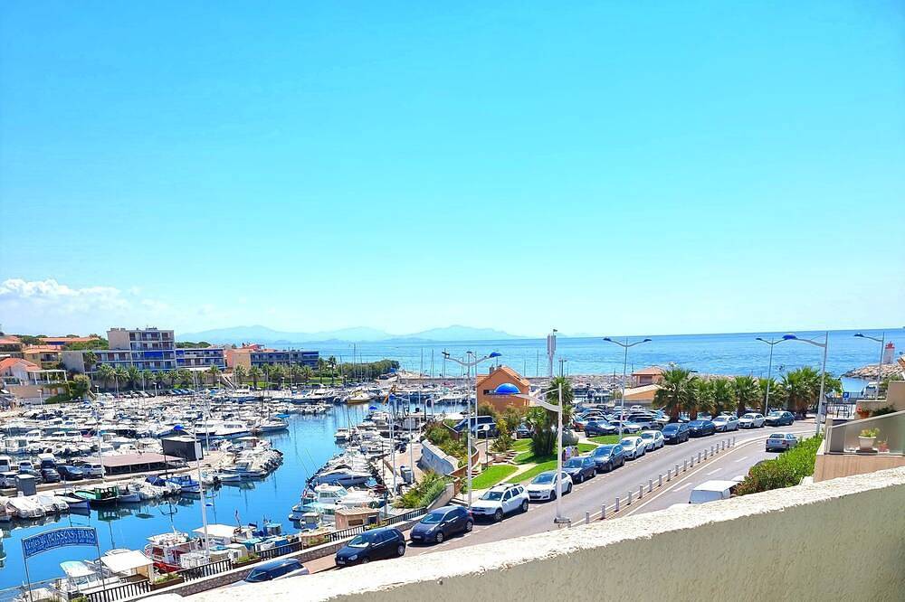 Entire apartment, Location Appartement T2 Face à la mer et au Port, à 2 min de la Plage in Sausset-les-Pins, Istres region