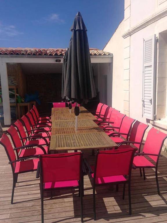 Villa pour 25 personnes, avec jardin et piscine, animaux acceptés en Charente-Maritime - 2