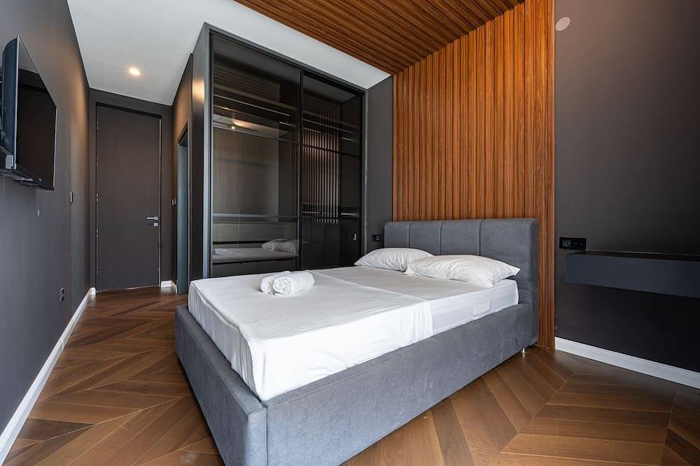 Modern luxury villa with swimming pool & sea view in Budva, Opština Budva