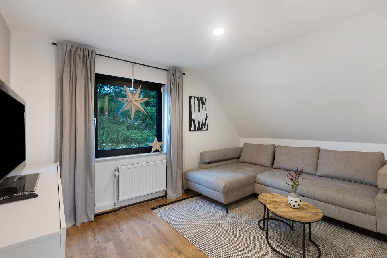 Ganze Wohnung, Ferienwohnung 'Moderne Ferienwohnung' mit Gemeinschaftsgarten, Balkon und Wi-Fi in Langenbach bei Kirburg, Westerwald