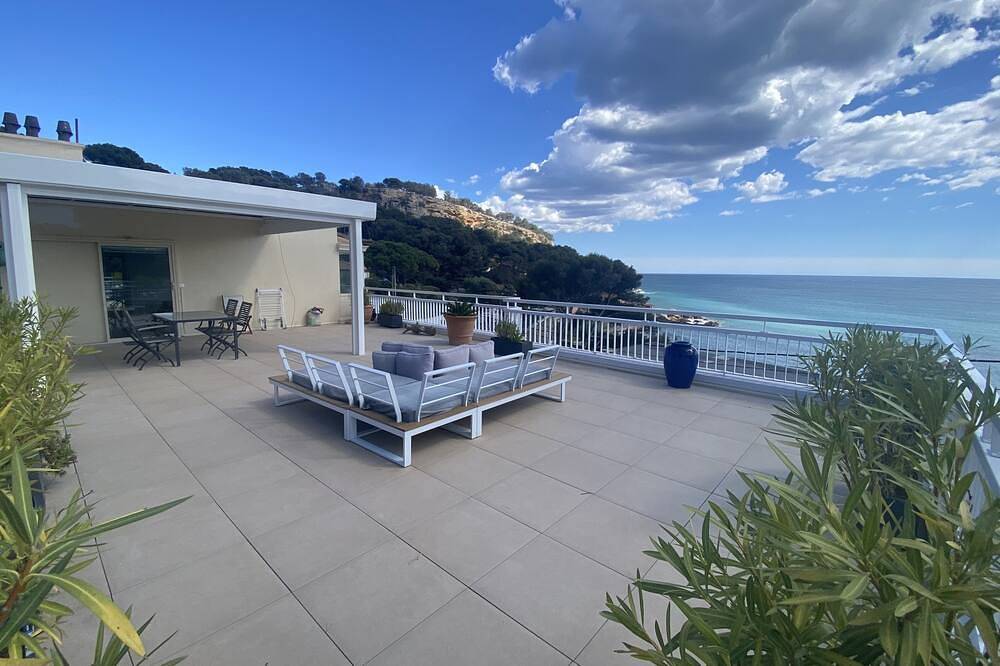 Geheel appartement, Waterfront 50 meter van het strand, 70m2 Luxe, Wifi, -terrace 60m2, Full Su in Carry-le-Rouet, Istres en omgeving