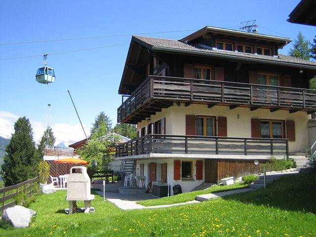 Hütte für 8 Personen, mit Balkon und Terrasse in Grächen