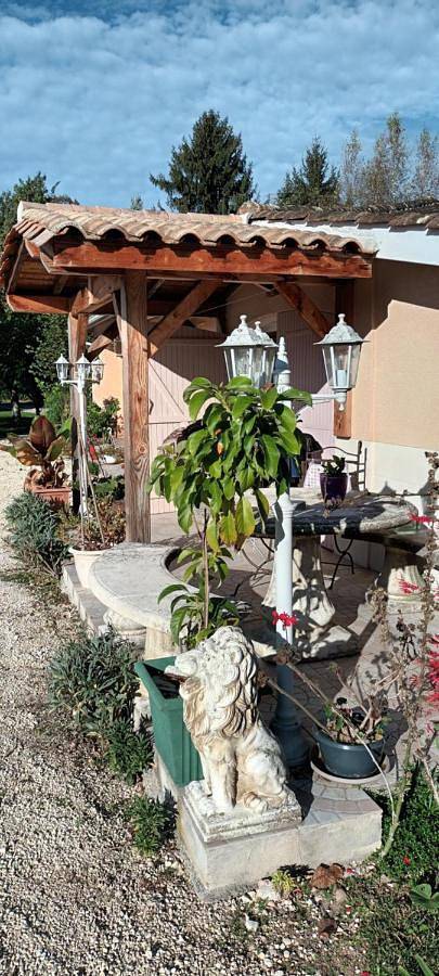 Gîte pour 3 personnes, avec vue et jardin, animaux acceptés à Saint-Avit-Saint-Nazaire - 2