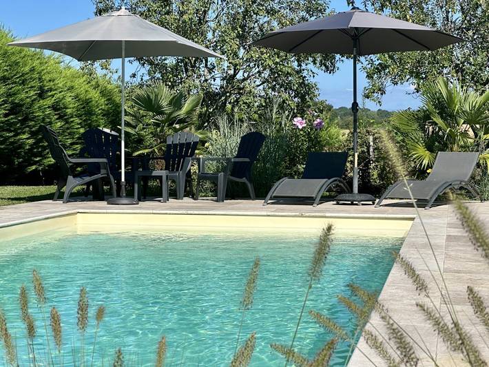 Gîte pour 6 personnes, avec jardin ainsi que piscine et terrasse à Polliat