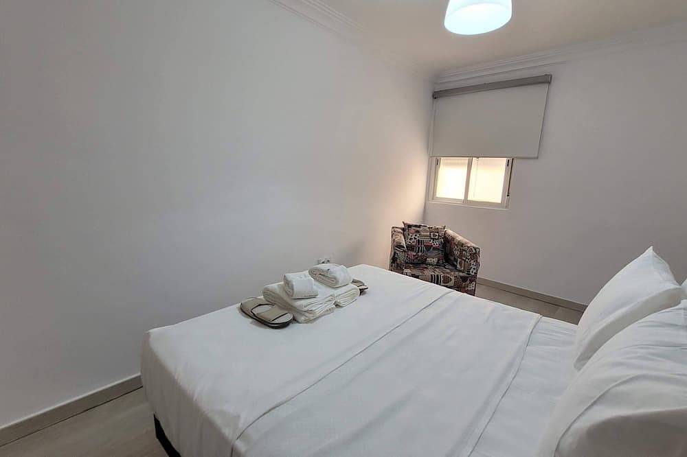 Entire apartment, B. O.D Apartaments Collblanc Zone Camp Nou in Hospitalet de Llobregat, l'Hospitalet de Llobregat